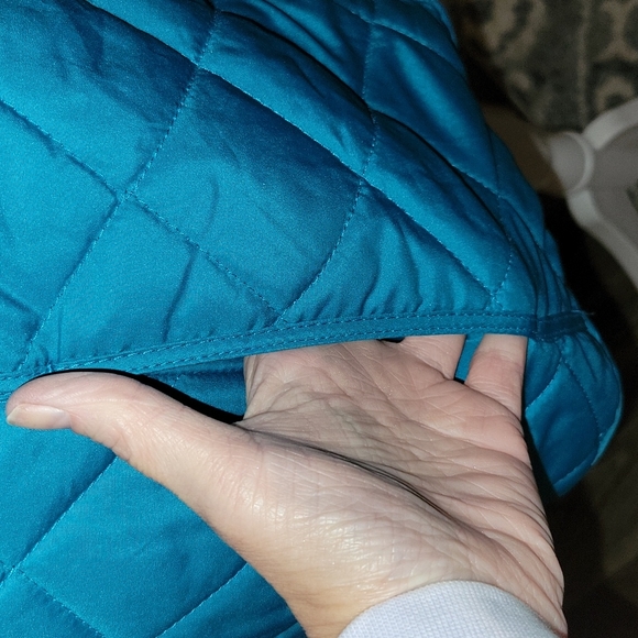 Quilted zip up vest - Picture 3 of 7